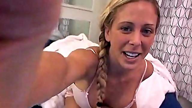 Blonde does a chatty camshow in her lingerie