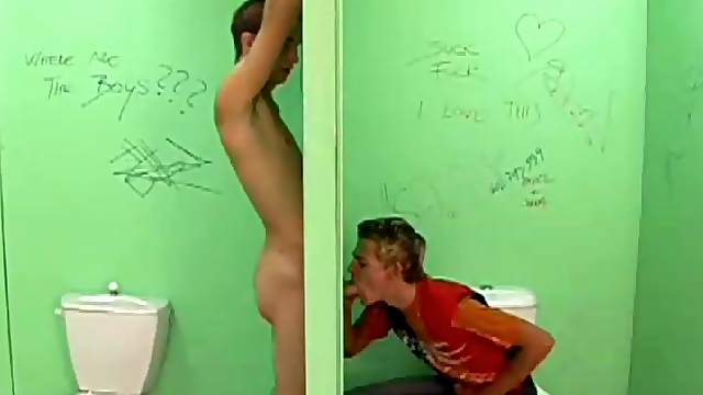 Bathroom gloryhole blowjob between gay guys
