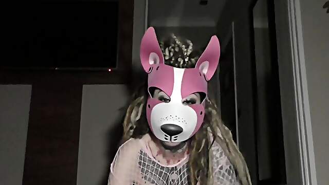 Tattooed hottie in a mask, sucking cock on camera