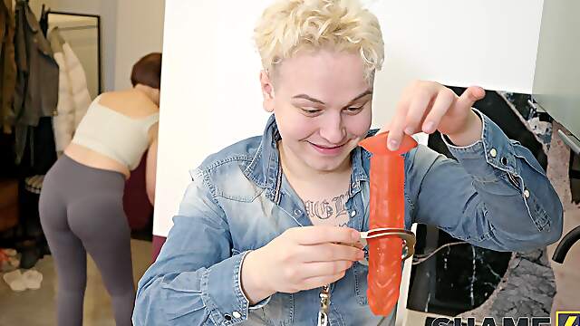 Monster cock pleaser Mom's wild ride on the couch